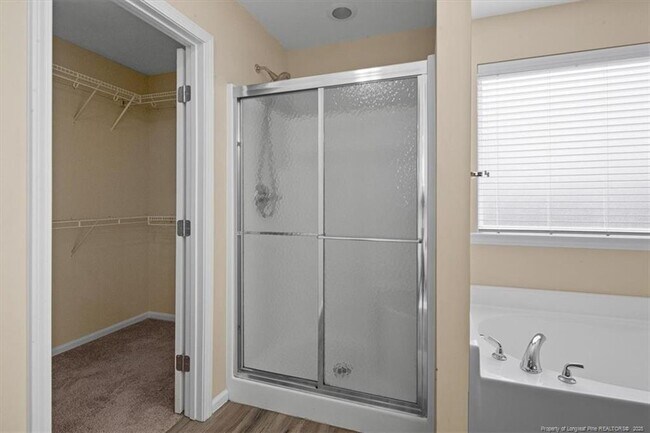Building Photo - 2108 Heathcote Dr