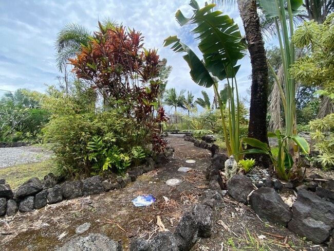 Building Photo - 3/2 In The Hawaiian Paradise Park Sunbelt!