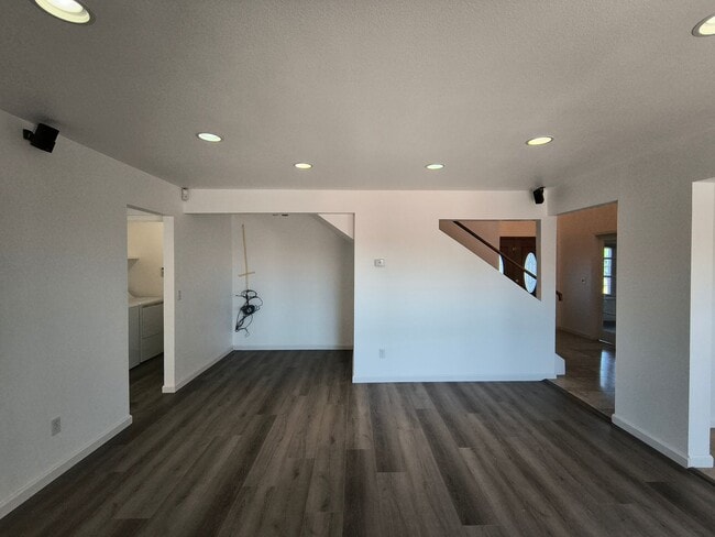 Building Photo - Beautiful and Spacious Two Story 4 Bed/3 Bath Home For Rent In Hercules!!!
