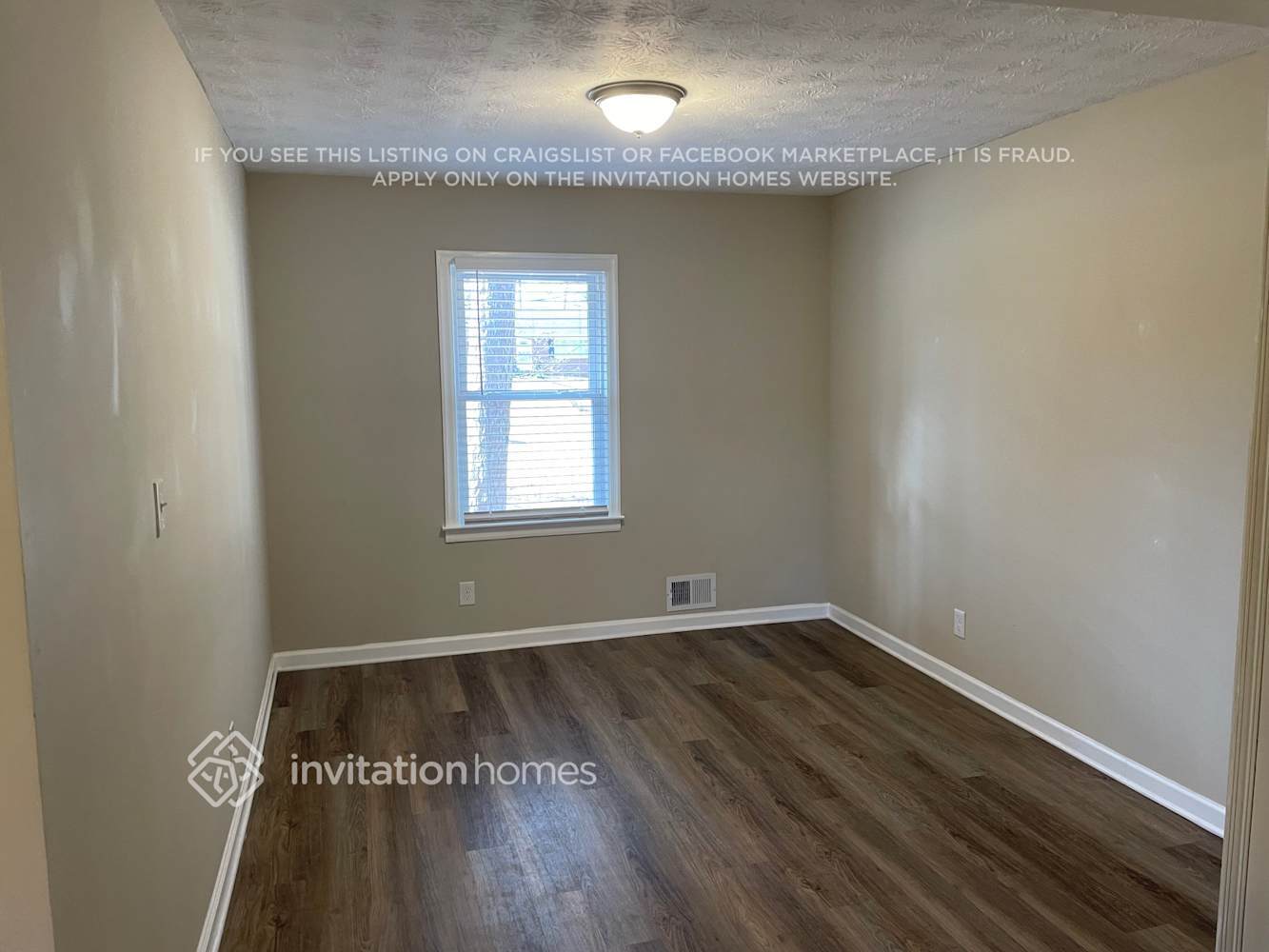 Building Photo - 921 Walnut Cir SW