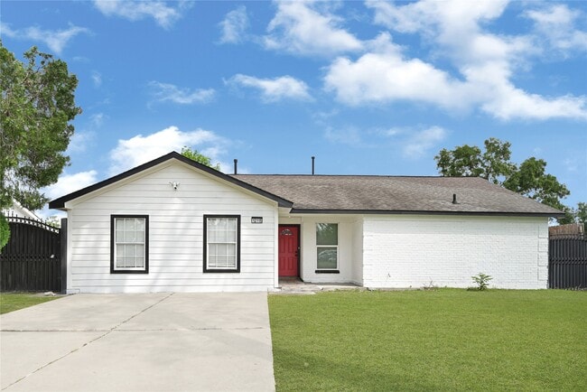 Building Photo - 12115 Wood Forest Dr