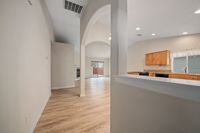 Building Photo - Charming home in Southwest Redmond