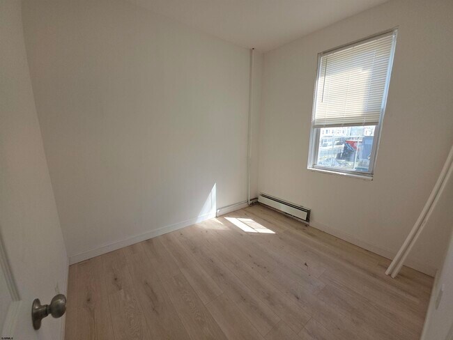 Building Photo - 822 N Arkansas Ave