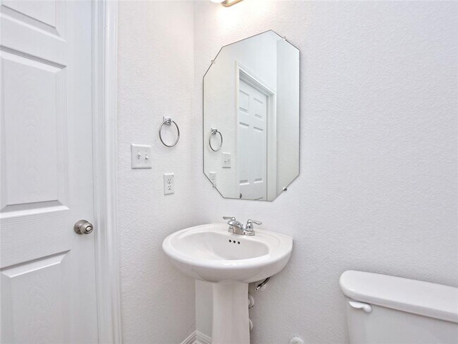 Building Photo - 3200 College Park Dr