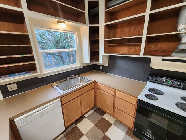 Building Photo - 1215 High St