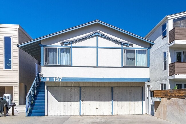 Building Photo - 137 Simi Ave