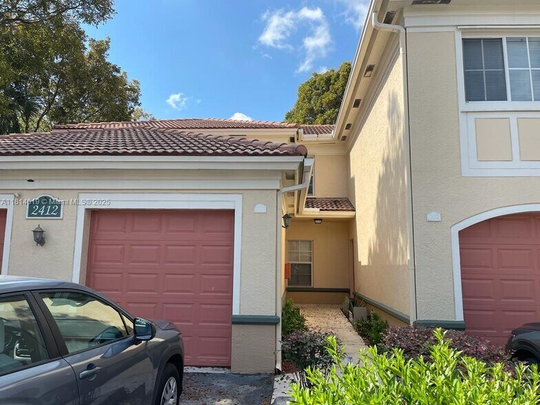 Primary Photo - 2412 Centergate Dr