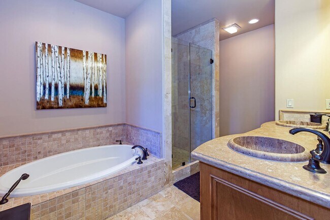 Building Photo - 635 Lariat Cir