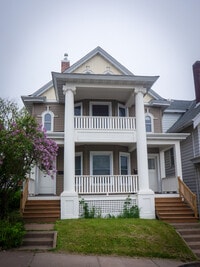 Building Photo - 330-332 N 12th Ave E
