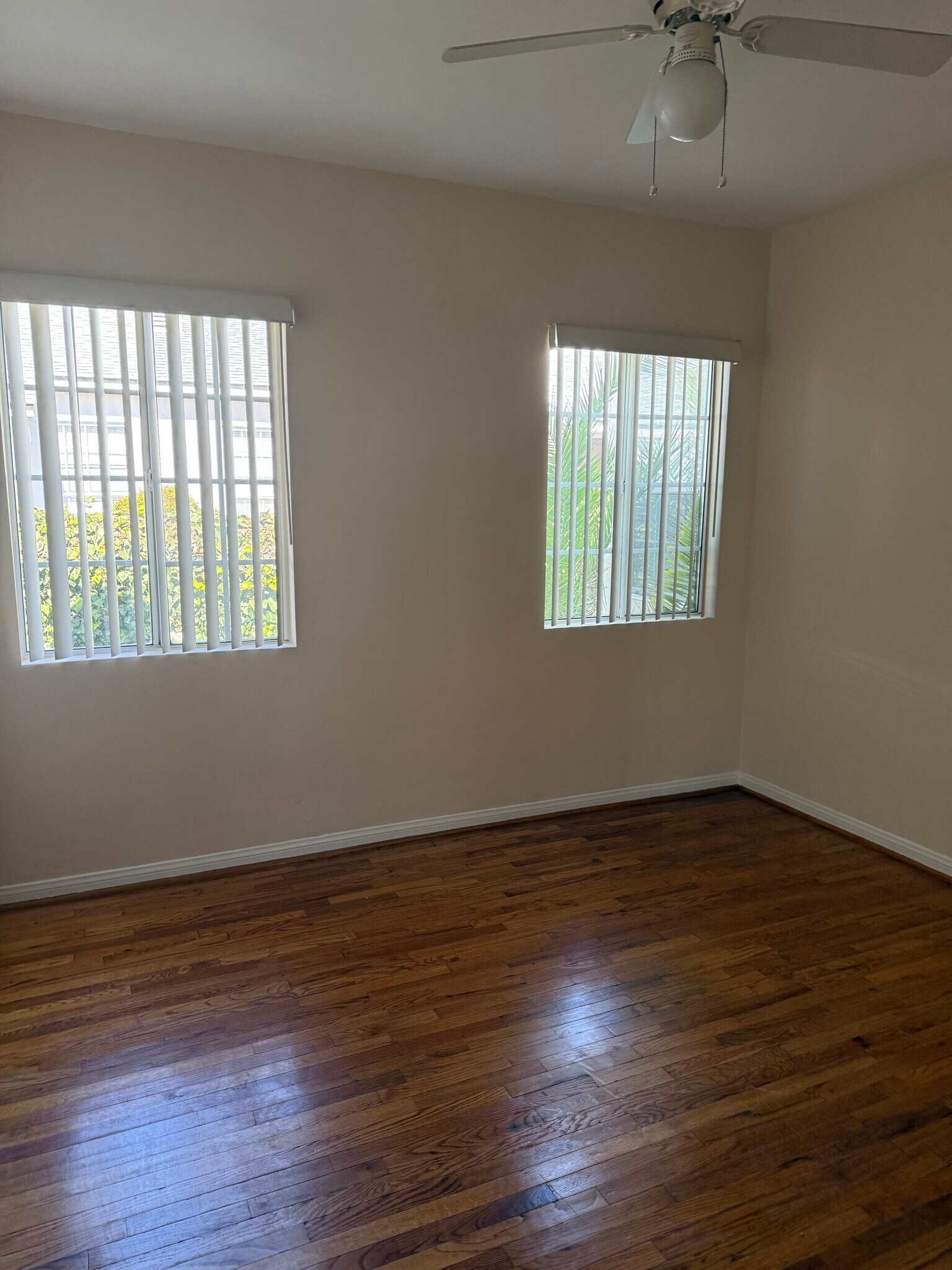 Building Photo - 5618 Riverton Ave