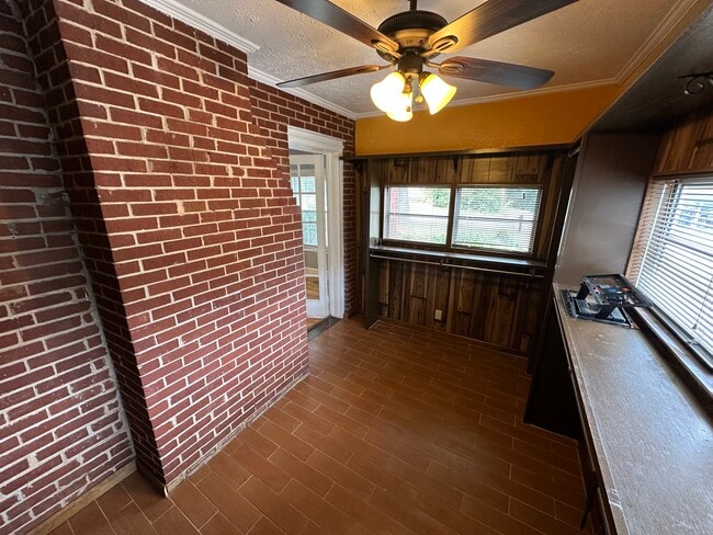 Building Photo - 958 Winburn Dr