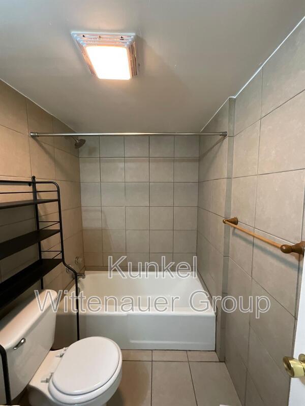 Building Photo - 21 Gundlach Pl