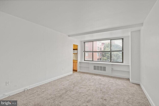 Building Photo - 1121 Arlington Blvd