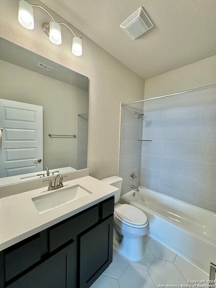Building Photo - 211 Corazon