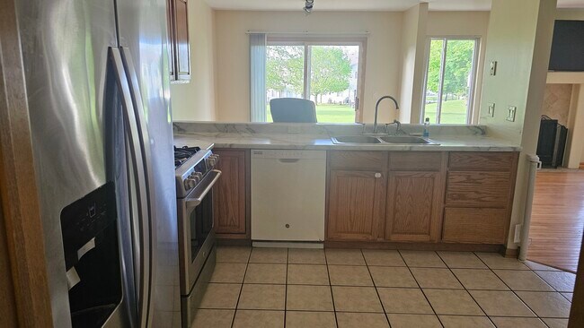 Building Photo - 1514 Meadowsedge Ln