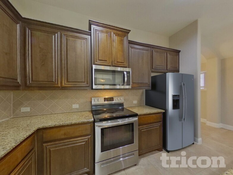 Building Photo - 625 Fox View Dr