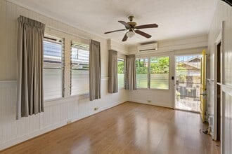 Building Photo - 3-bedroom, 2-bath single-family home with a covered porch and parking. Ideally located near Diamo...