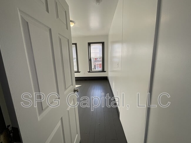 Building Photo - 659 W Philadelphia St