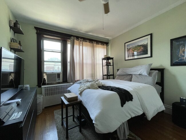 Building Photo - 18 Euston St