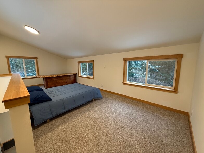 Building Photo - 2213 Squalicum Mountain Rd