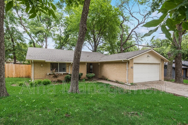 Building Photo - 4 Eastlane Pl