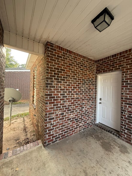 Building Photo - 2948 Magnolia Ct