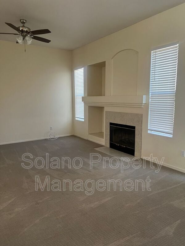 Building Photo - 480 Stern Dr