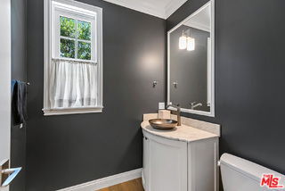 Building Photo - 1510 S Carmelina Ave