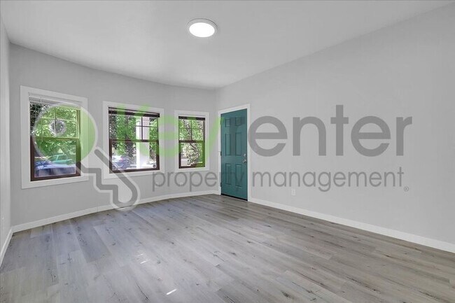 Building Photo - 1517 23rd St