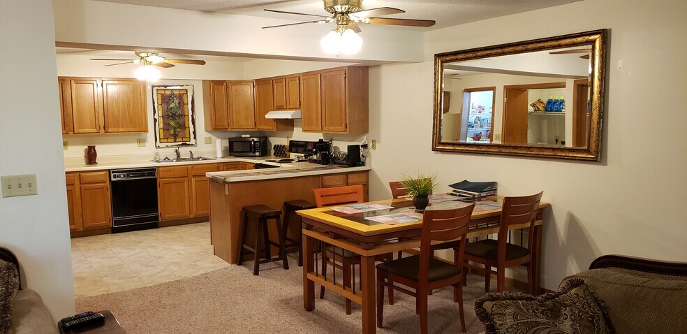 Open living area - 260 Cayman St