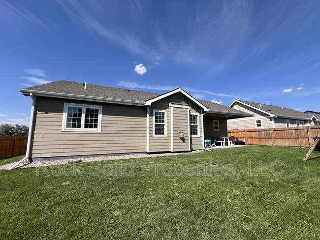Building Photo - 409 Apricot St