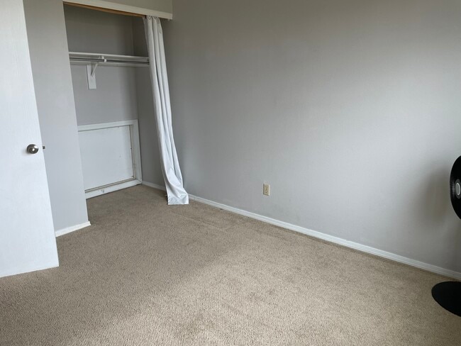 Building Photo - 473 Rolling Hills Dr