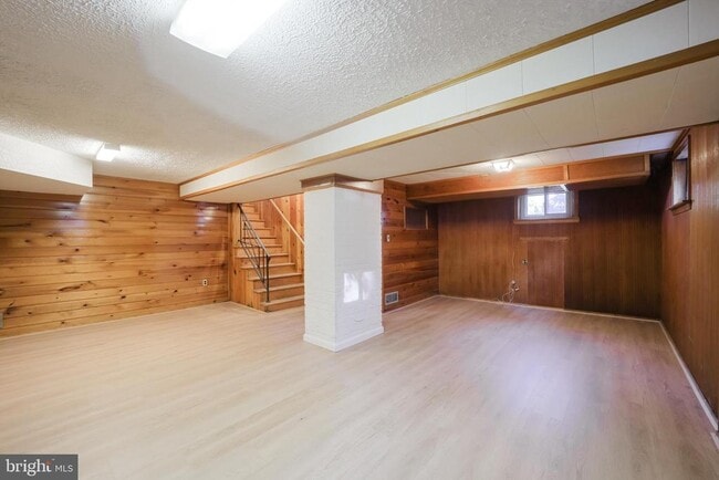 Building Photo - 5917 Rolston Rd