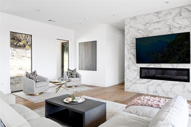 Building Photo - 9400 Ranchland Hills Blvd