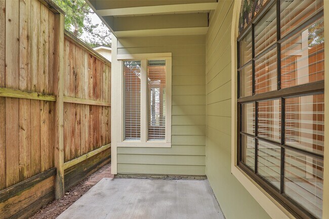 Building Photo - 1611 Oakdale St