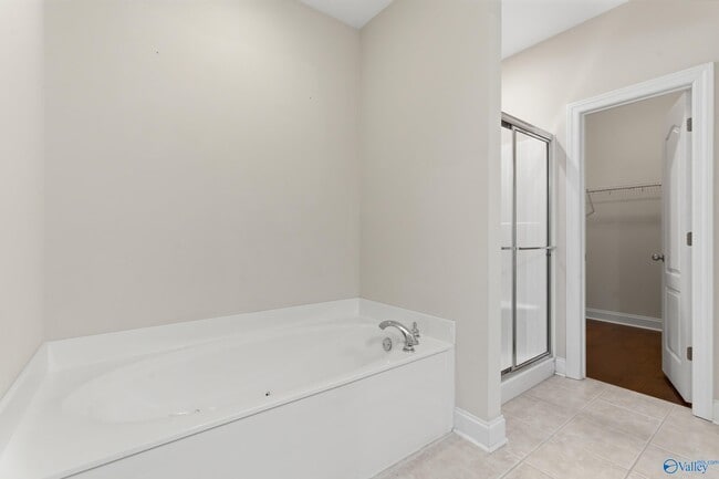 Building Photo - 438 Shamrock Dr