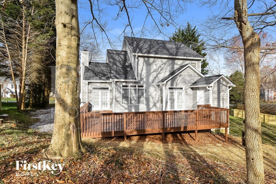 Building Photo - 6980 Avenbury Cir