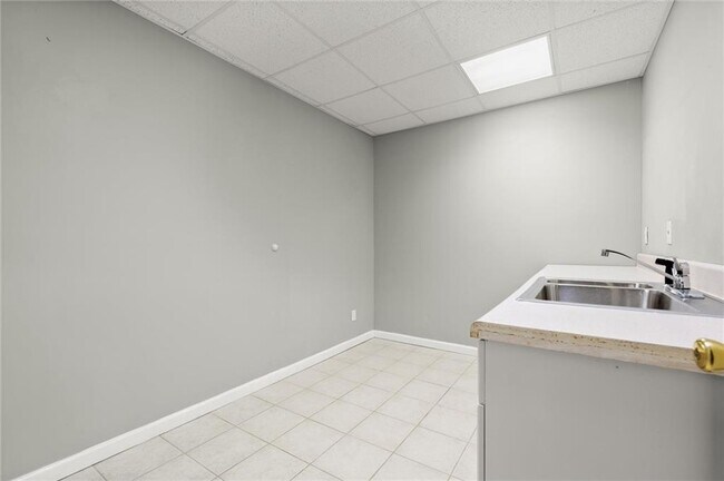Building Photo - 1440 Grovehurst Dr