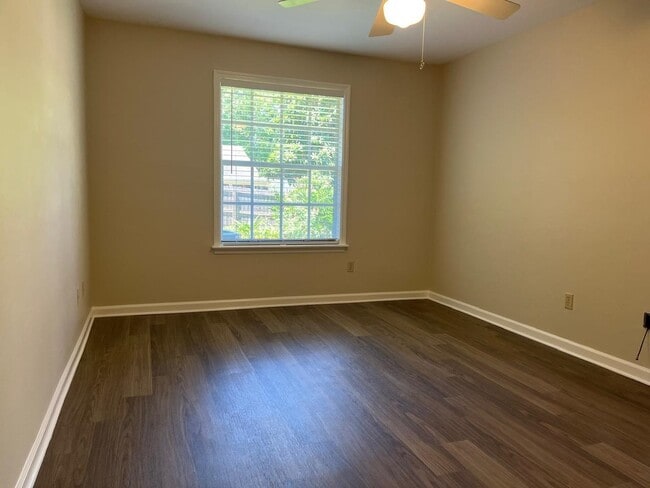 Building Photo - 456 High Point Ln