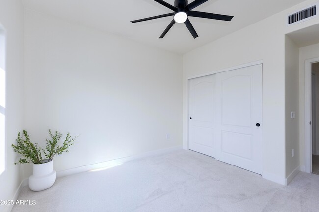 Building Photo - 21320 N 56th St