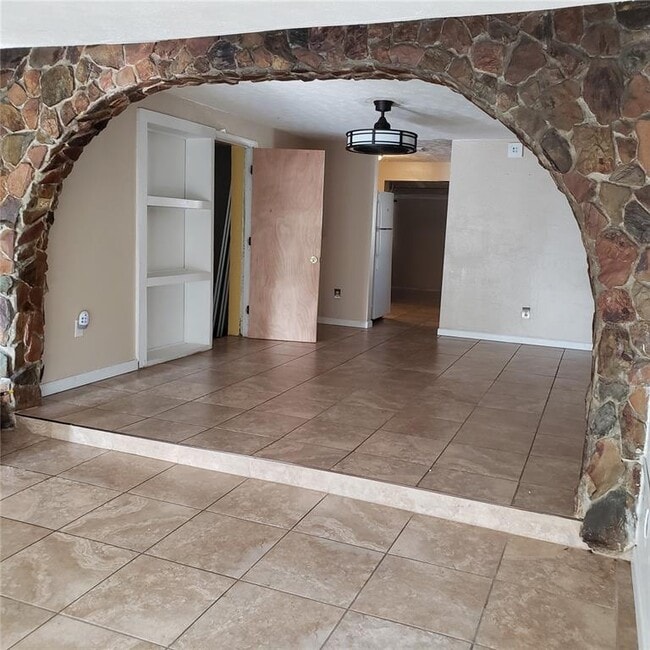 Building Photo - 6014 Southern Comfort Blvd