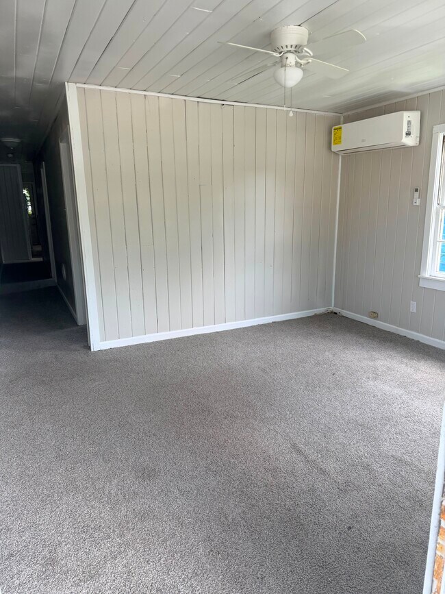 Building Photo - 466 Bayshore Duplex Unit A
