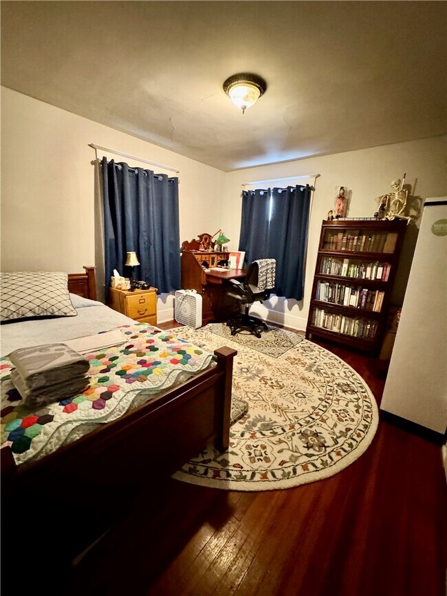 Building Photo - 275 Rosedale St