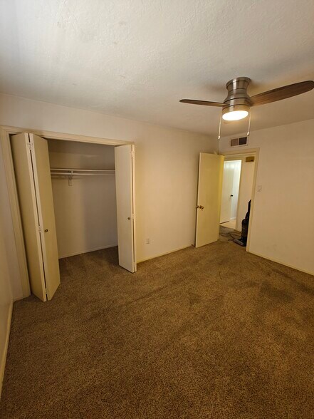 Building Photo - 7400 Santa Fe Trl NW