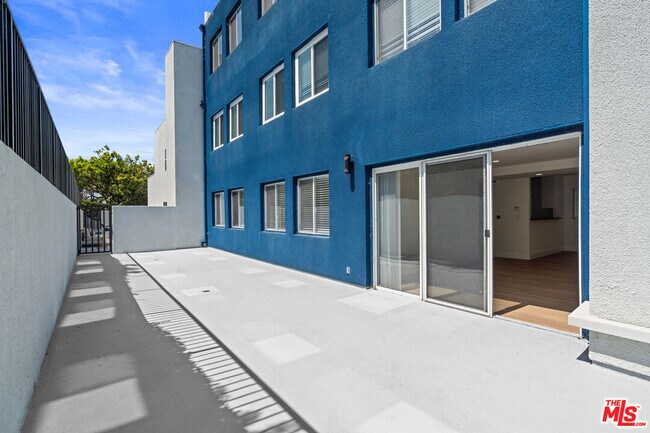 Building Photo - 16100 Sunset Blvd