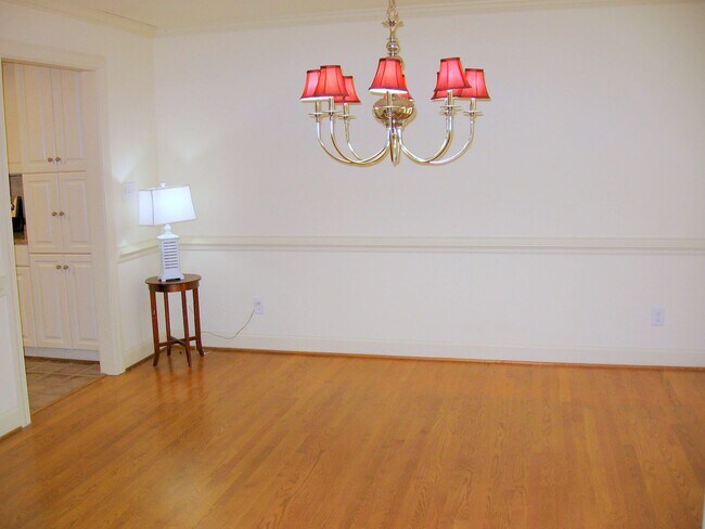 Building Photo - GATLING POINTE