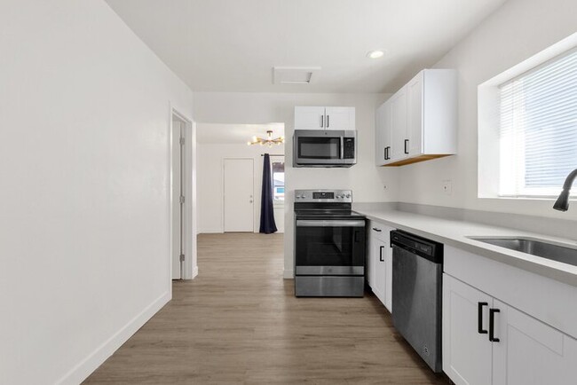 Building Photo - Brand new 3 bedroom renovation next to His...