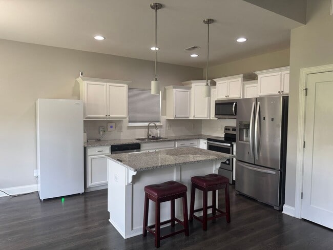 Building Photo - Cute 4BR Home in Perfect Location