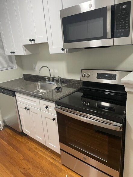 Primary Photo - 400 Highland Ave