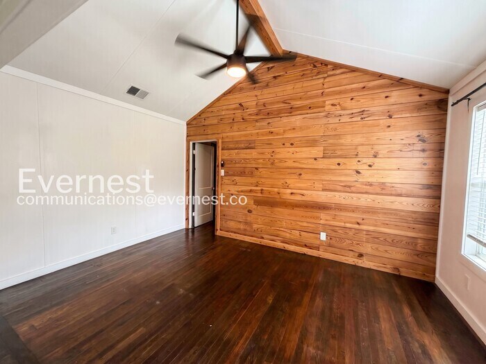 Building Photo - 106 Co Rd 425